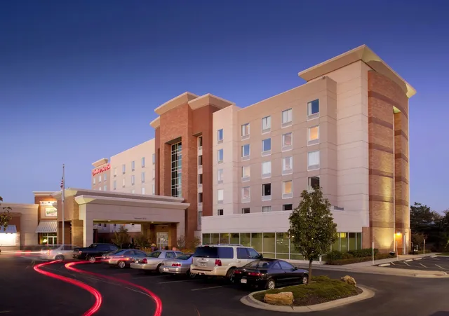 Hampton Inn & Suites St. Louis at Forest Park