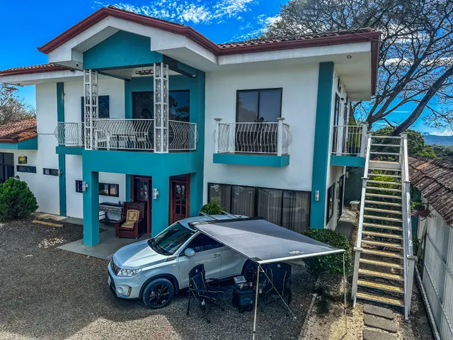 Casa Garitas Guesthouse & Car Rental