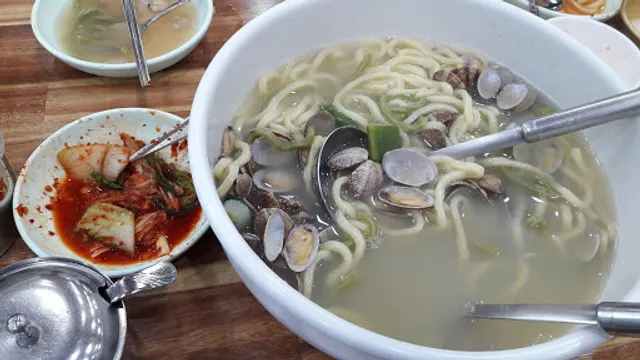 밀토랑바지락칼국수