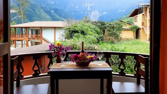 Gallito de las Rocas Lodge y Travel(Gocta)