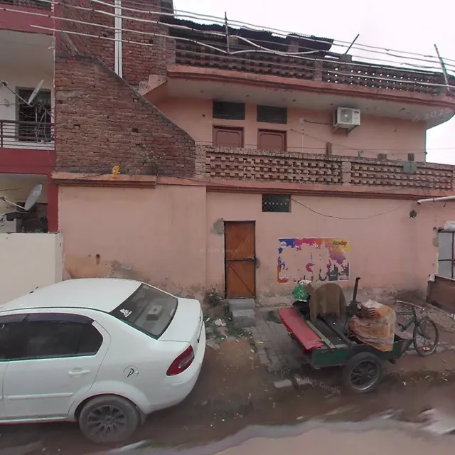 SPOT ON 43930 Hotel Yuvraj Plaza