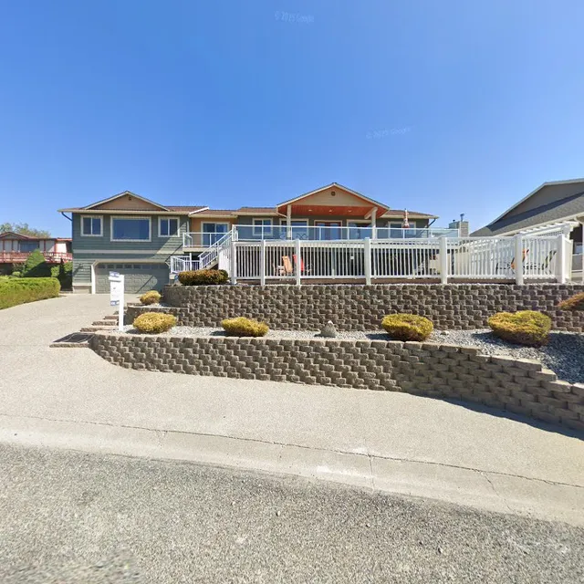 Manson Poolside Getaway by VACASA