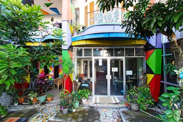 OYO 91601 Double-Degree Syariah (Female & Family)