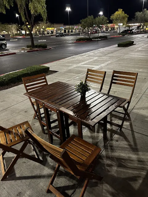 La Luna Tea & Dessert Bar