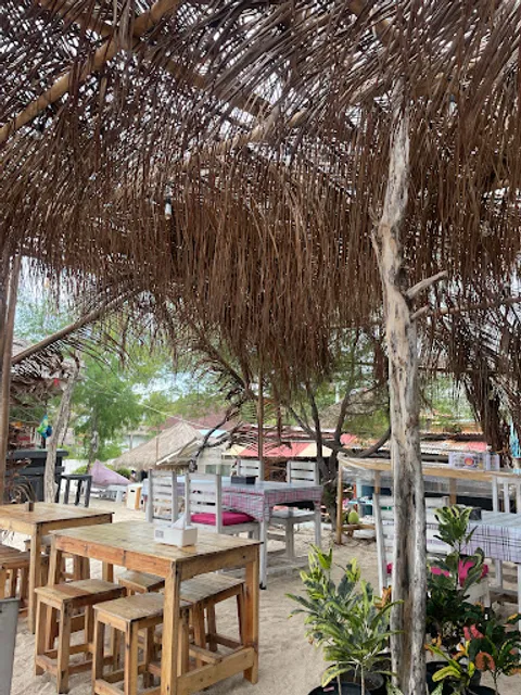 The Wave Bar & Grill