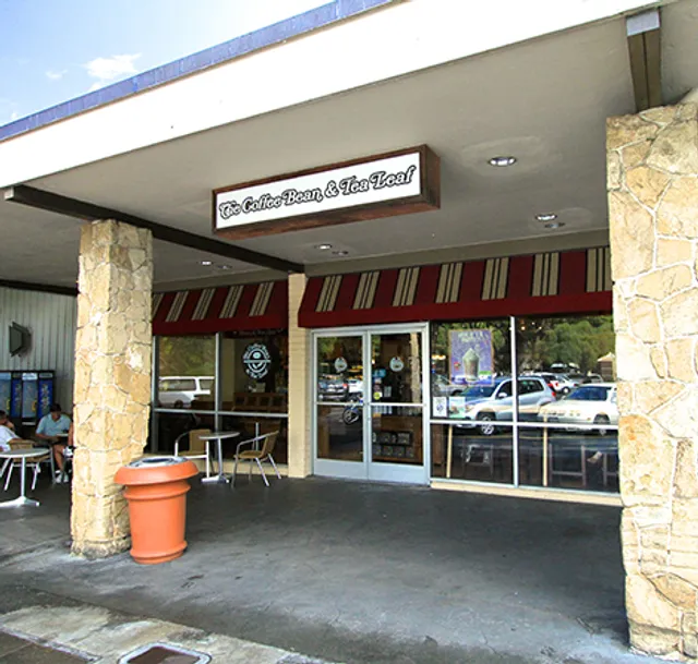 The Coffee Bean & Tea Leaf Manoa