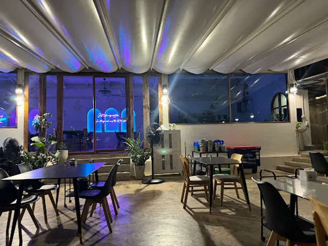 Golden Time Café Chiangsean