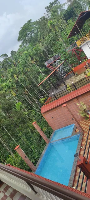 Misty Hills Resort With Valley View