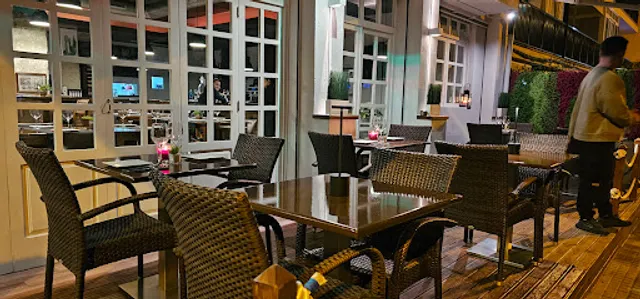 Restaurante Fins Tapas & Coctkails