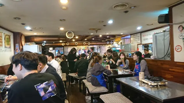 新村黄牛コプチャン東大門店