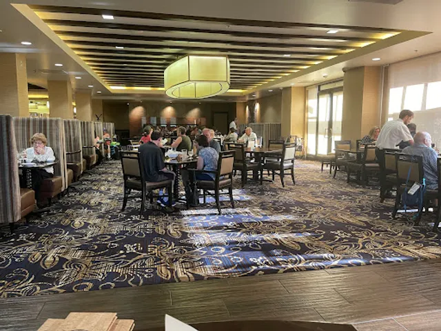 Lone Wolf | Restaurant and Lounge