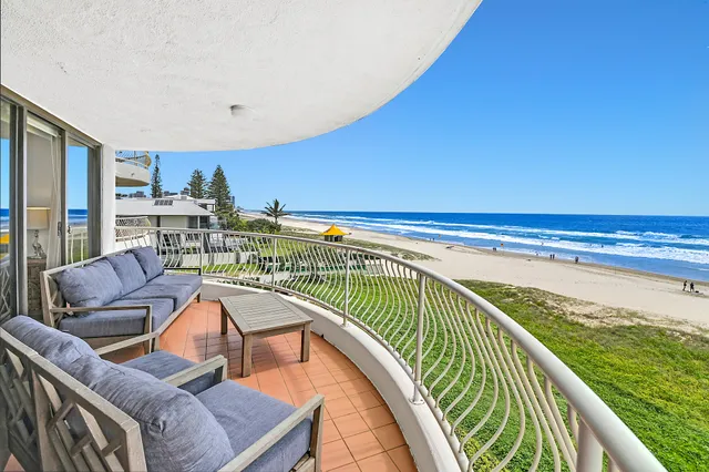 Albatross North Apartments