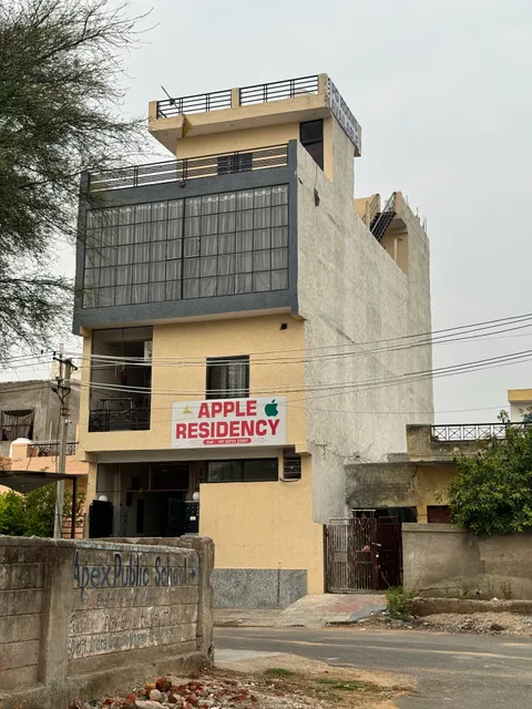 OYO Flagship Hotel Green Apple