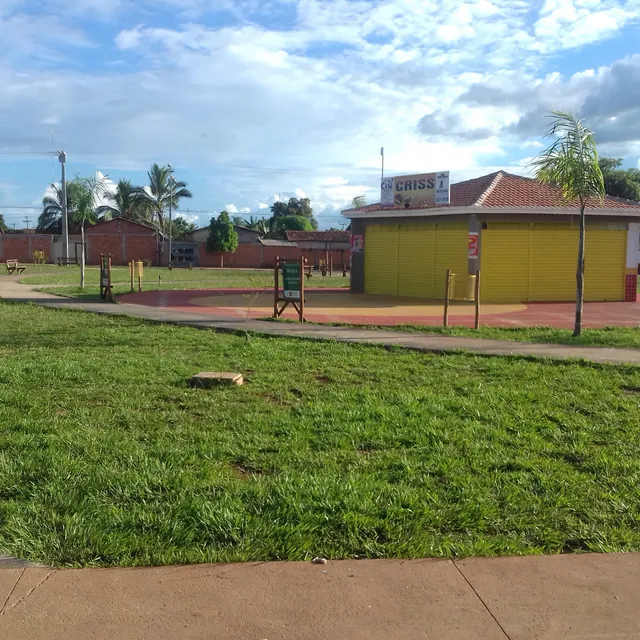 Square Valdeci Palhares