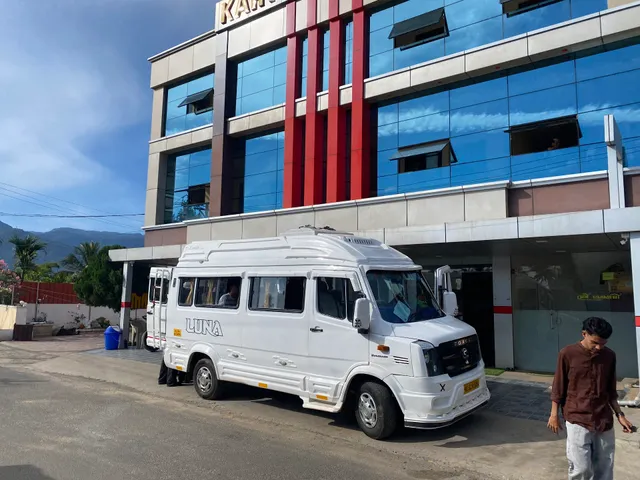 Karthik Lodge Marayoor