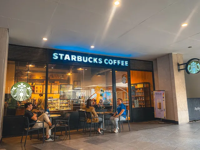 Starbucks Circuit Lane