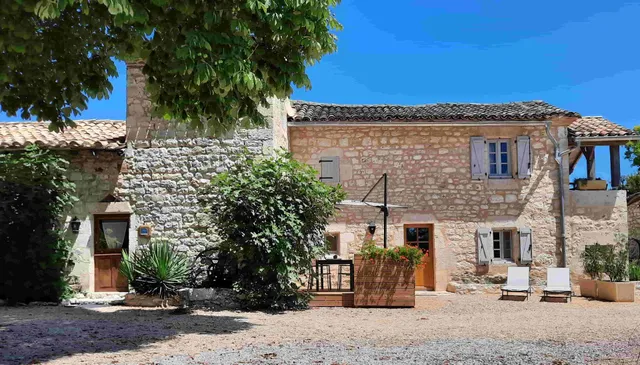 Maison d'hôtes de La Boissière, B&B à Andillac (Tarn). Gîte, glamping, piscine, spa.