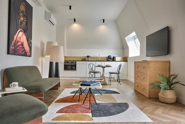 Maleyssie, bar, brasserie Française et suites d'hôtes