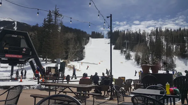 Agassiz Lodge & Restaurant