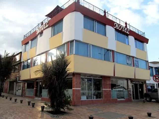 Hotel Salinas Plaza