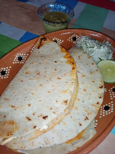 La colosio quesadillas y tortas