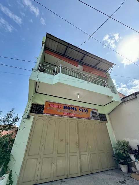 CHARLES HOME STAY PANGURURAN