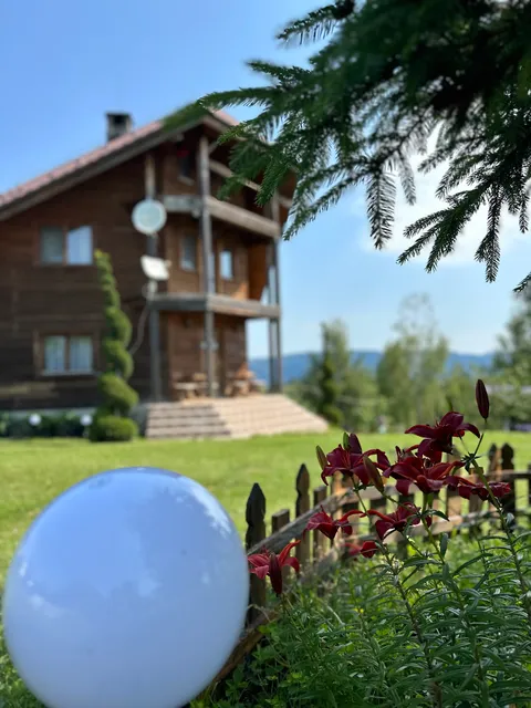 Hanul Cu Mesteceni-Cazare Pensiune Muntii Sureanu