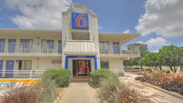 Motel 6 San Antonio, TX Six Flags Fiesta TX/LA Cantera Area