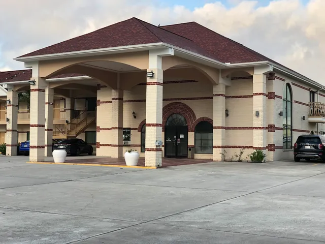 Executive Inn & Suites