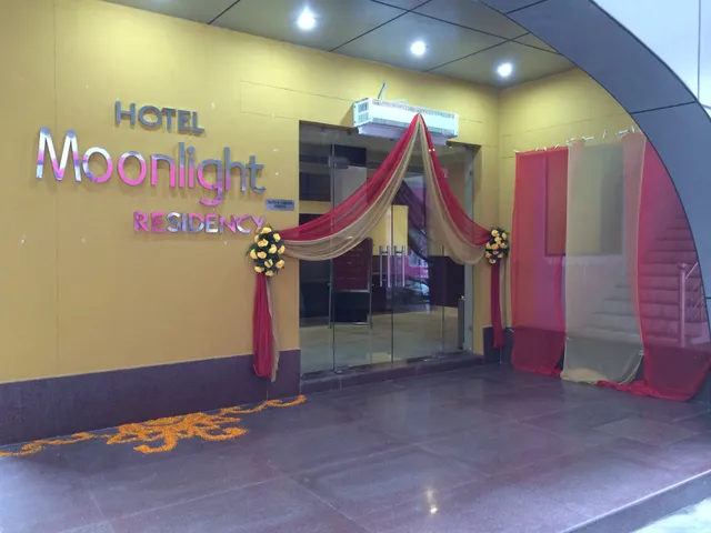 Hotel Moonlight Residency