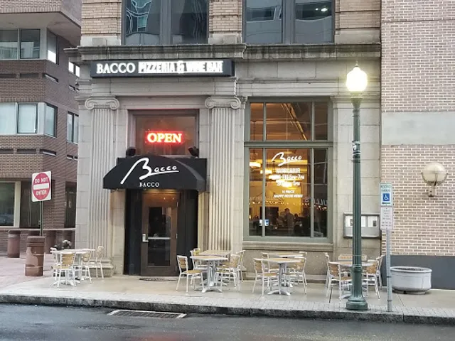 Bacco Pizzeria & Wine Bar