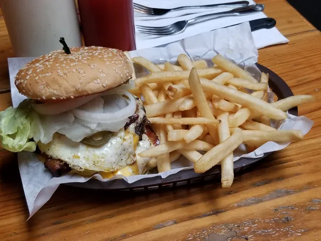 Mick & Mom's Pub & Eatery