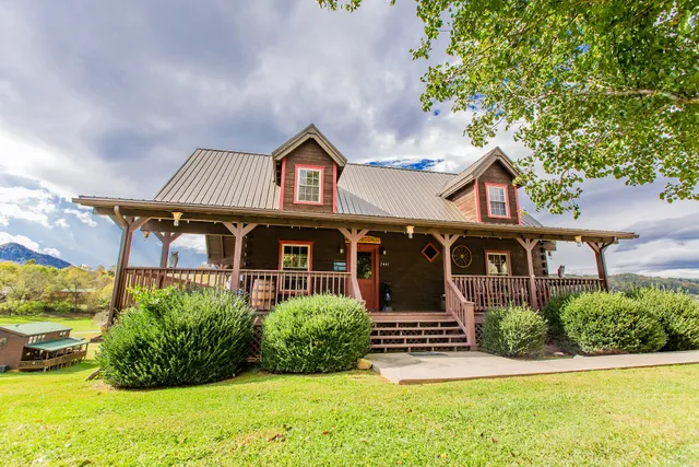 Cove Creek Cabin in Wears Valley