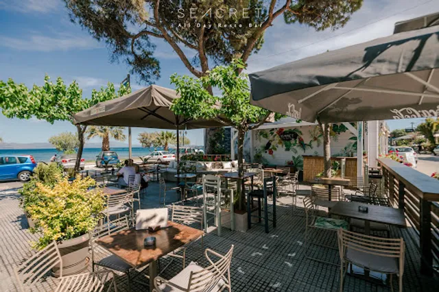 Seacret All Day Resto Bar