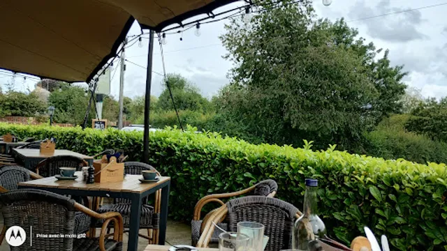 Hawk Inn Pub & Dining