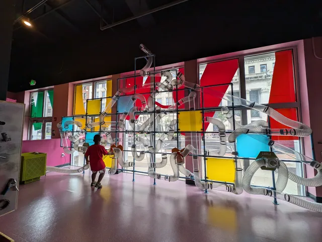 OH WOW! The Roger & Gloria Jones Children's Center for Science & Technology