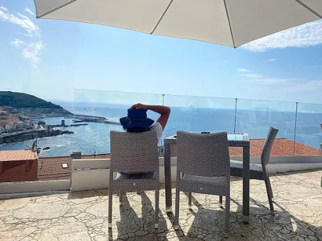 View sunset lounge bar