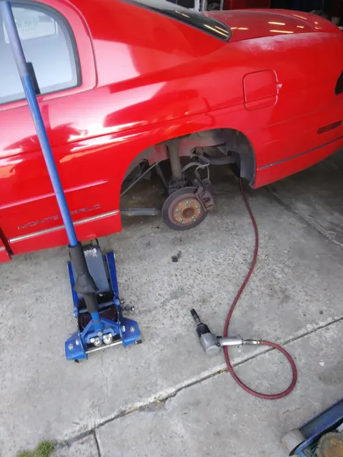 Maxton's Express Tire & Auto