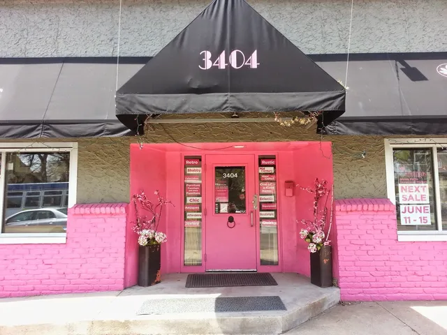 Flamingos Divine Vintage (Check Website for Hours)