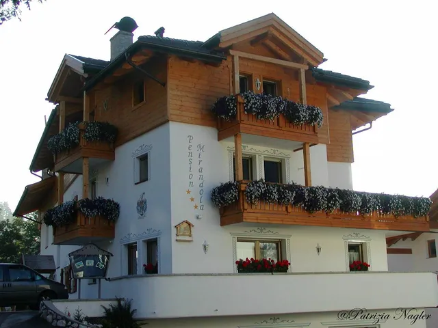 Pension Mirandola Di Alfreider Rudolf & Co. Sas