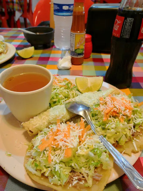 Antojitos Los Comales