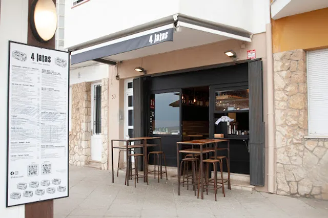 Restaurant 4 Latas Baix a Mar