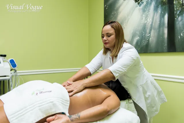 Touch Massage by Andrea Oliveira