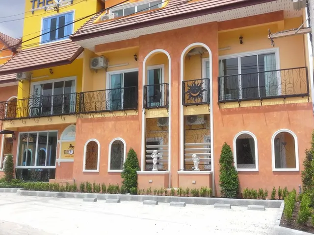 The VIlla Khaopreedee (เดอะ วิลล่า)