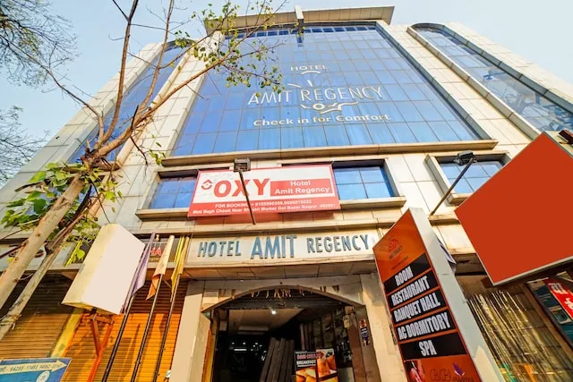 Capital O Convivial Hotel Amit Regency