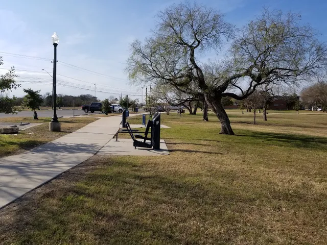 Shearer Hills/Ridgeview Walking Trail - Olmos Basin Park