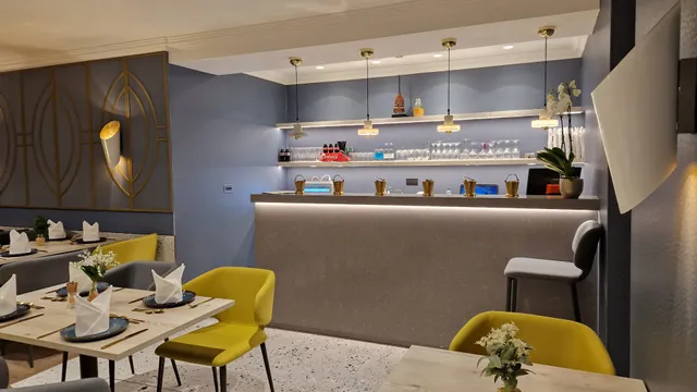 Everest Spice Lounge | Pub, Bar and Restaurant