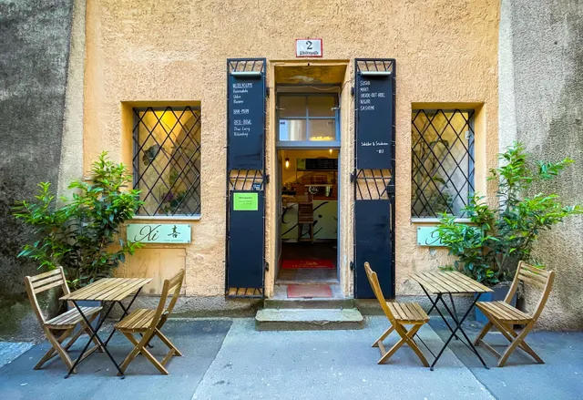 Xi, Asian Specialties