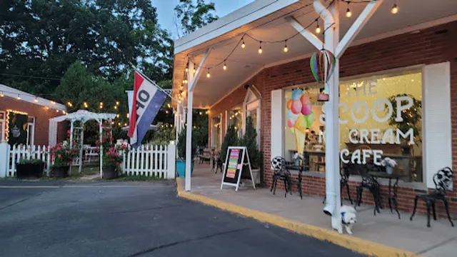 The Scoop Ice Cream Cafe