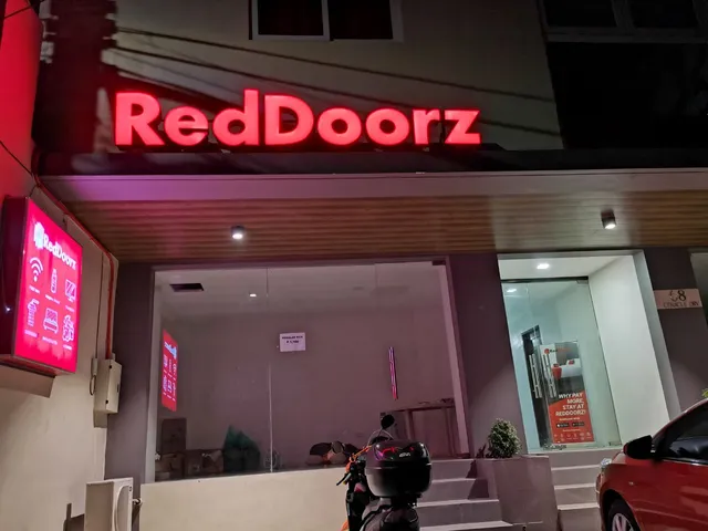 RedDoorZ @ RMC Building